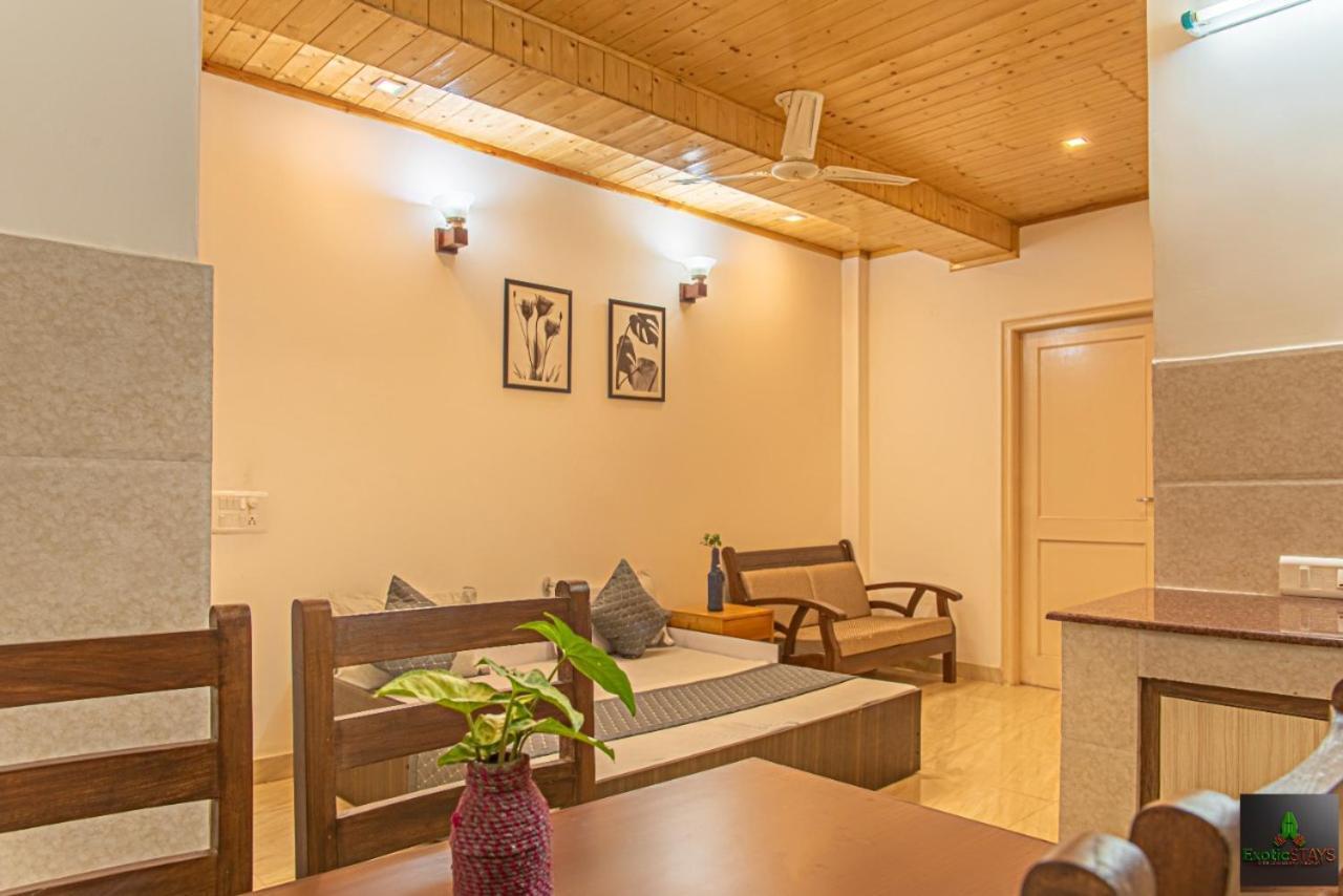 Mystic Kasauli I Pvt Balcony I Peacefull Area I Serviced Apt I By Exotic Stays Kültér fotó